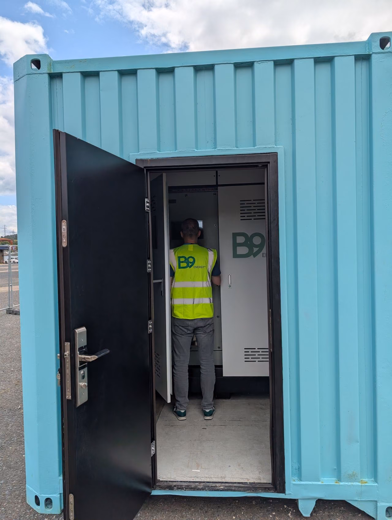 Methanol Reformer Equipment Arrives at Larne Harbour Pre-Deployment Site